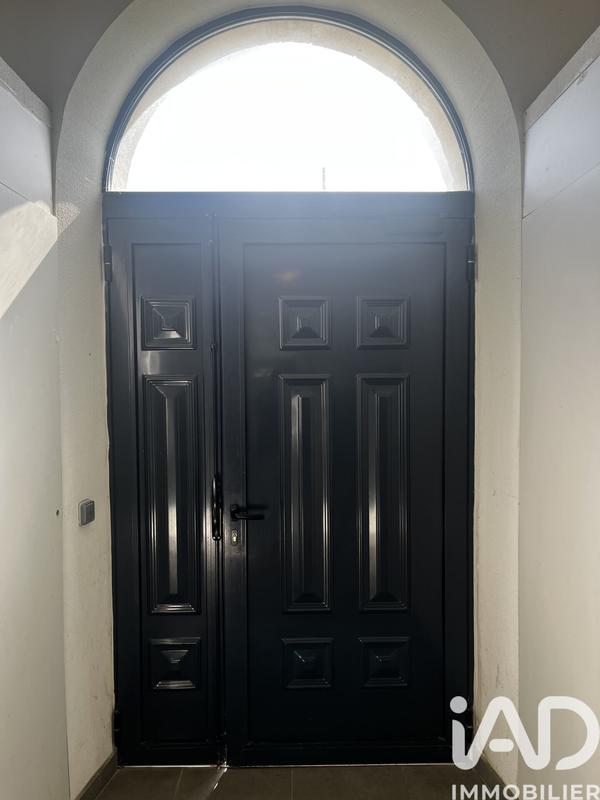 Maison - 300 m² - 4 pièces