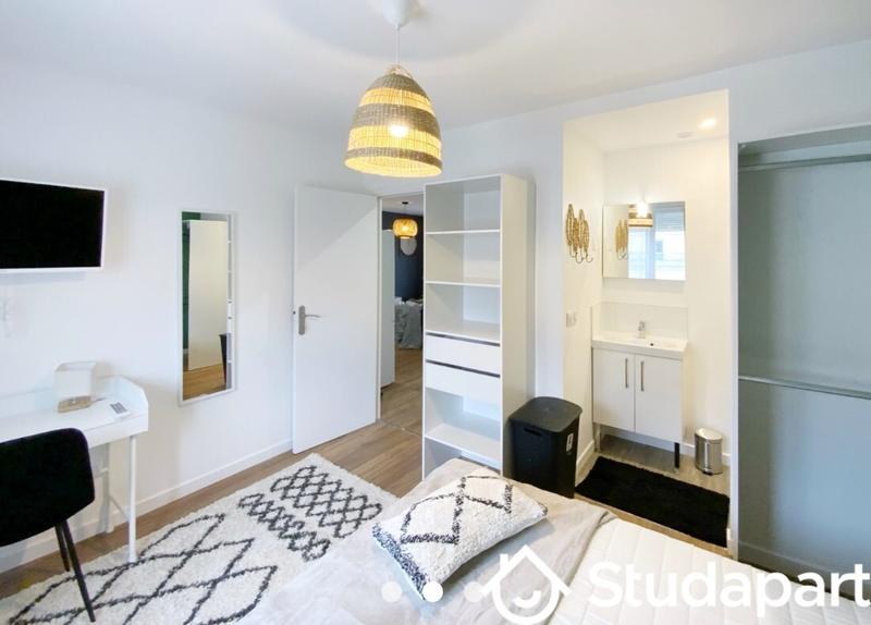 Chambre - 11 m² - 1 pièce