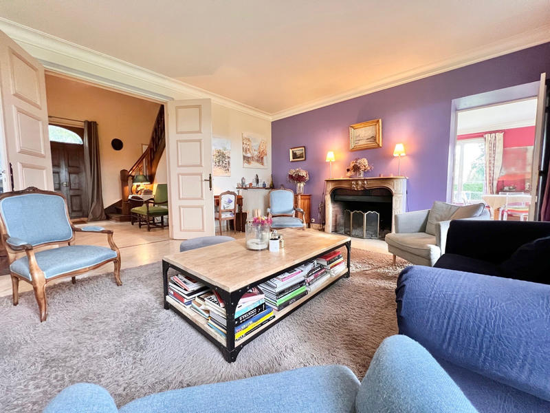 Propriété - 260 m² - 9 pièces