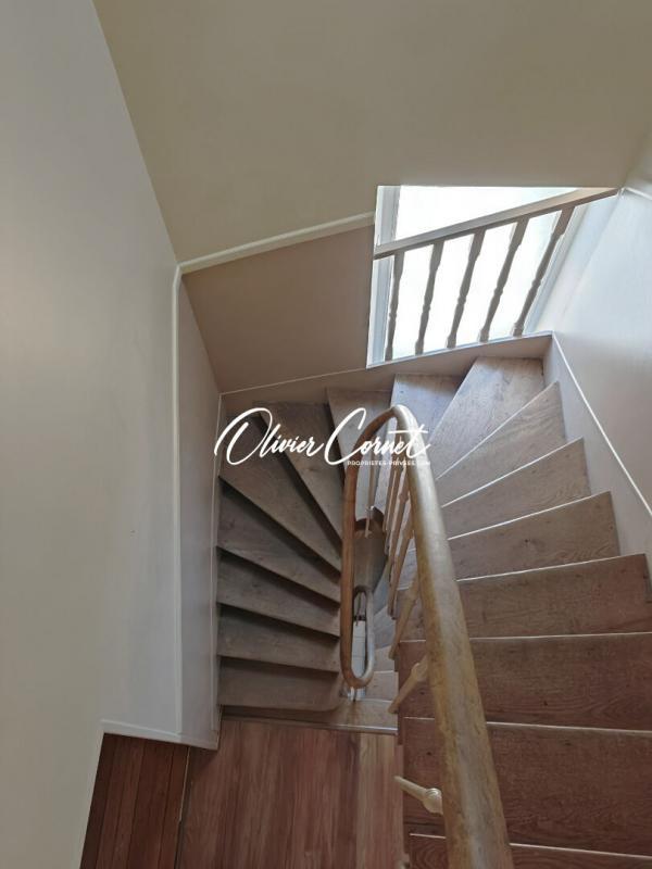 Maison - 169 m² - 9 pièces