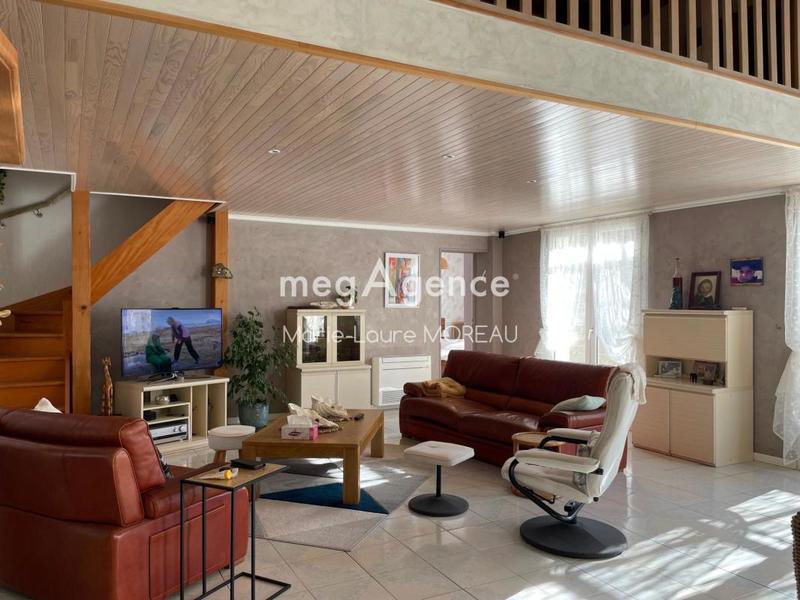 Maison - 213 m² - 6 pièces