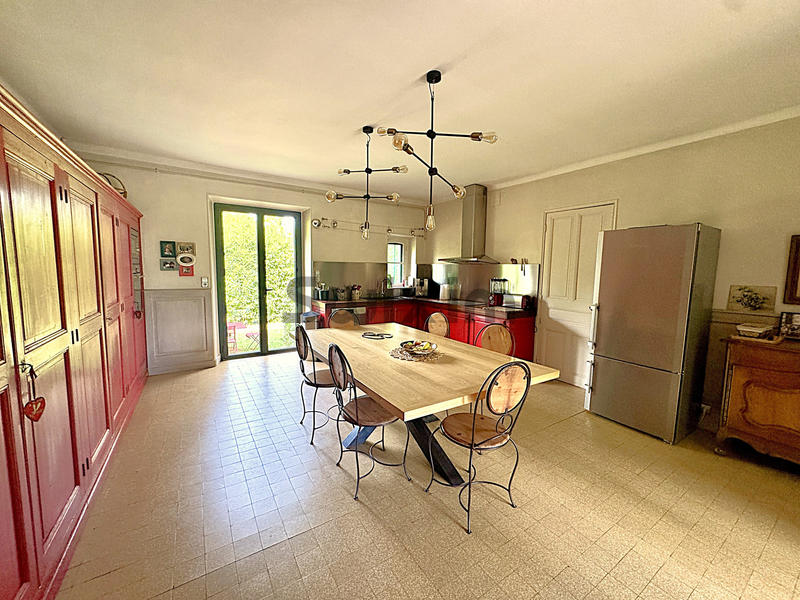 Villa - 425 m² - 8 pièces