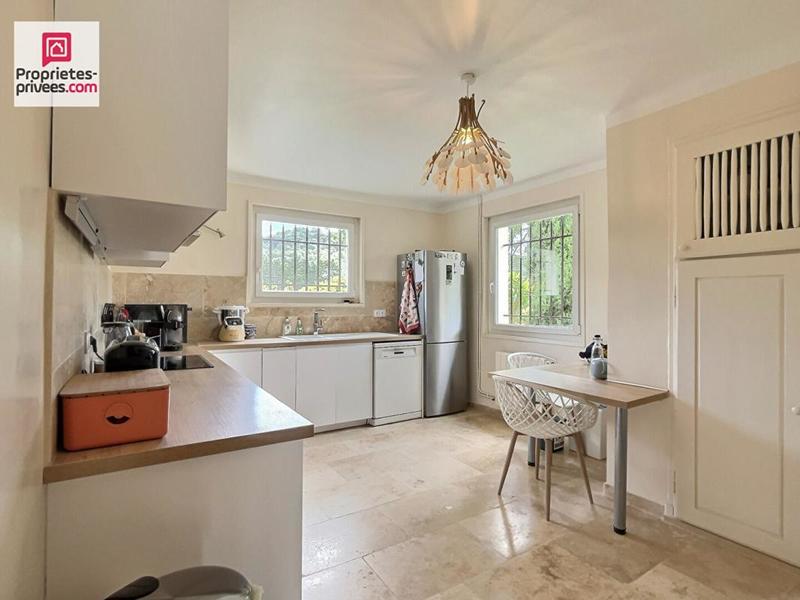 Maison - 217 m² - 7 pièces