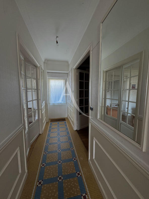 Maison - 209 m² - 8 pièces