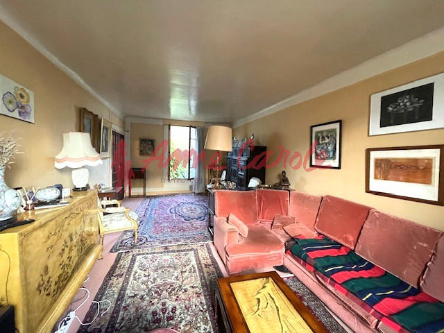 Maison - 218 m² - 7 pièces