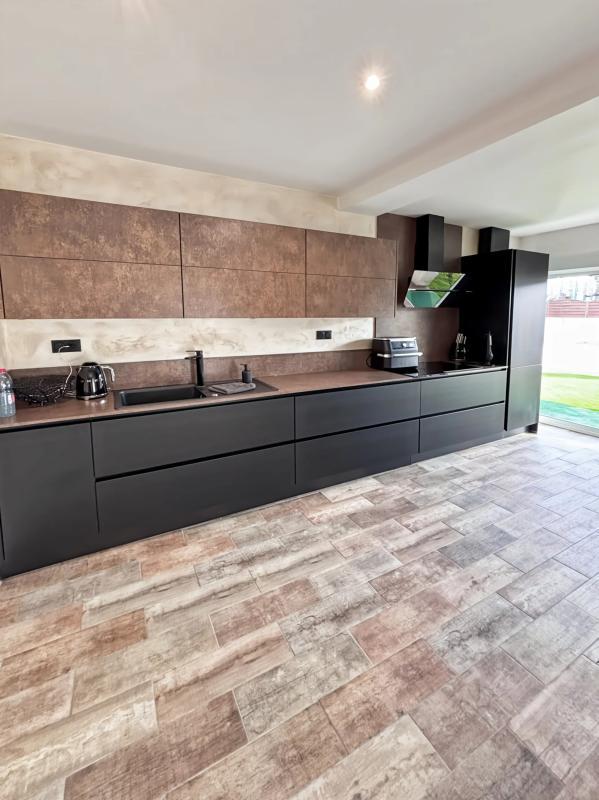 Maison - 209 m² - 8 pièces