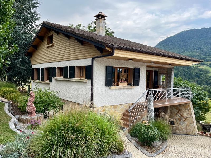 Maison - 140 m² - 5 pièces