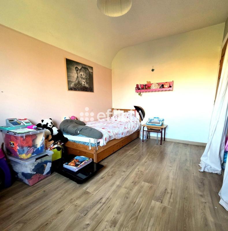 Maison - 90 m² - 7 pièces