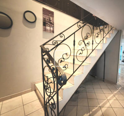 Maison - 236 m² - 7 pièces