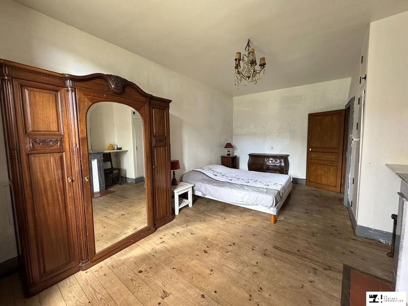 Maison traditionnelle - 305 m² - 7 pièces