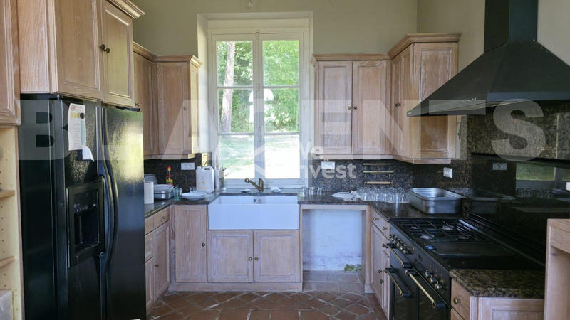 Château - 400 m² - 14 pièces