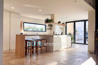 Demeure - 257 m² - 5 pièces