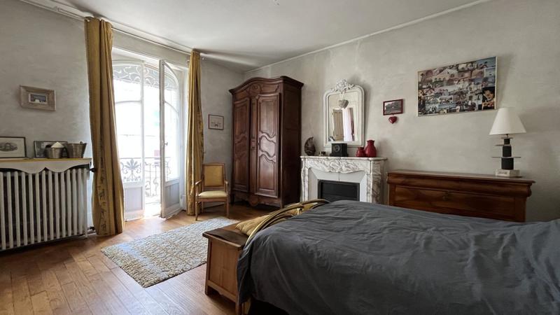 Maison - 205 m² - 8 pièces