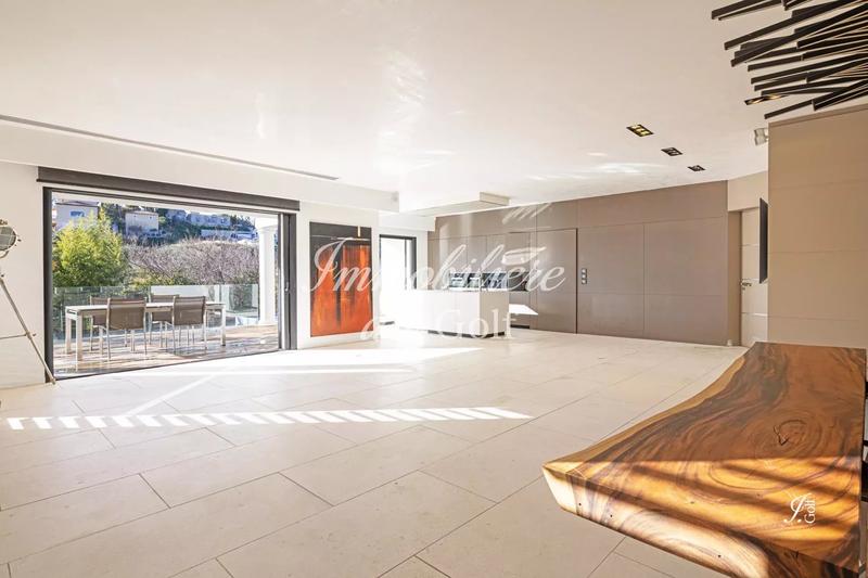 Maison - 199 m² - 4 pièces