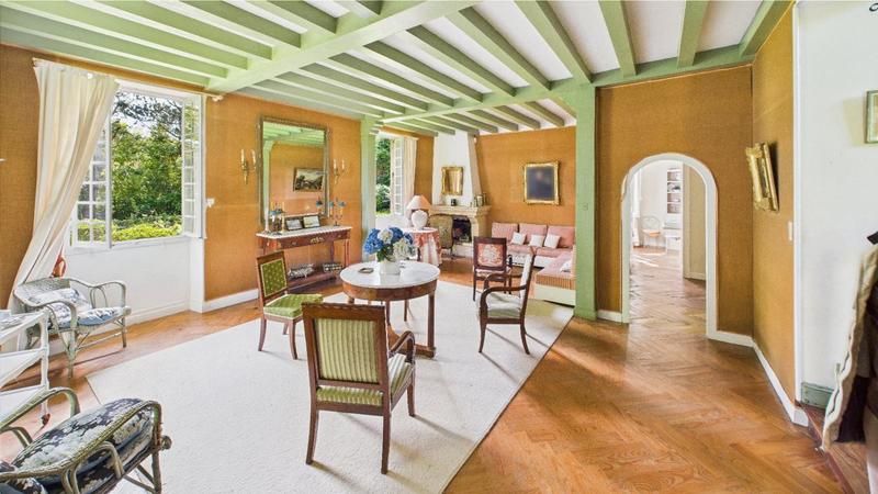 Propriété - 225 m² - 8 pièces