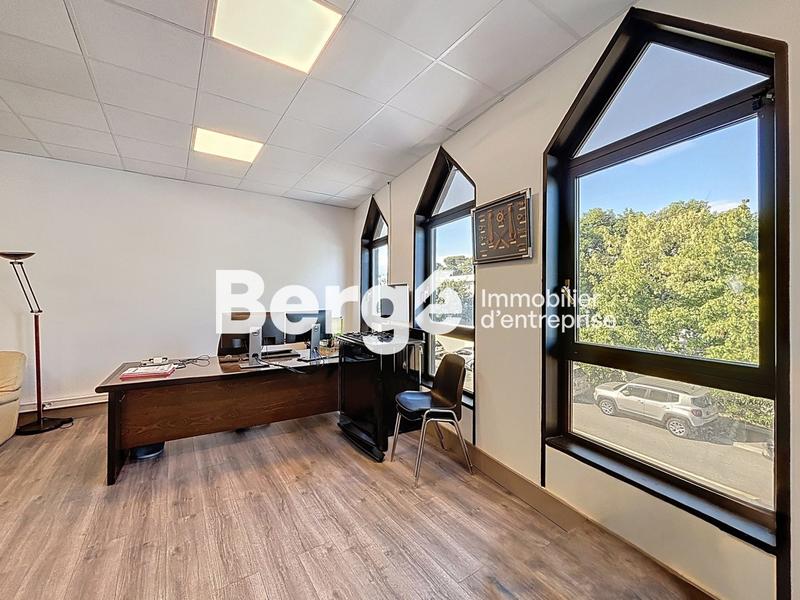 Bureau - 57 m² - 1 pièce