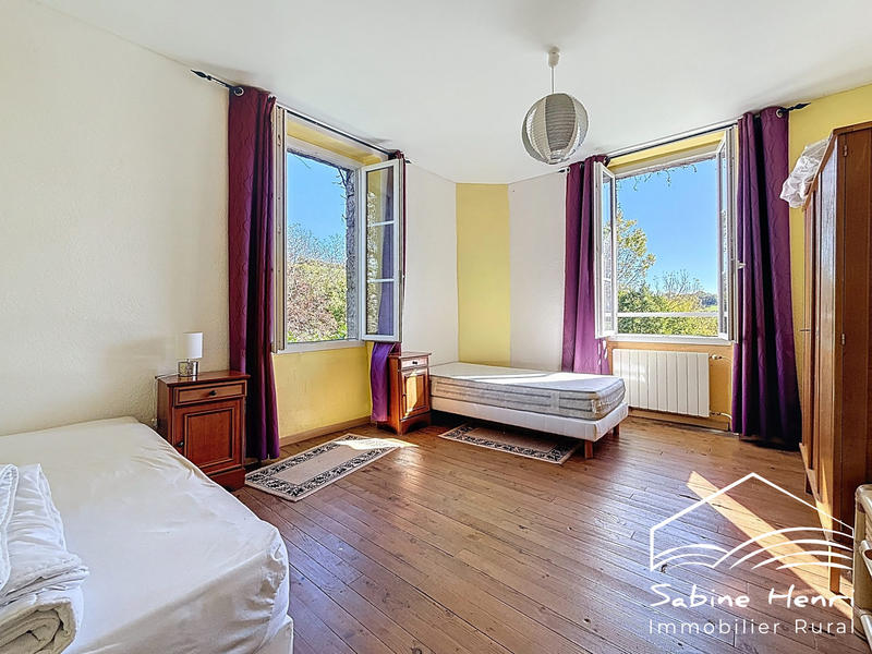 Maison - 538 m² - 20 pièces