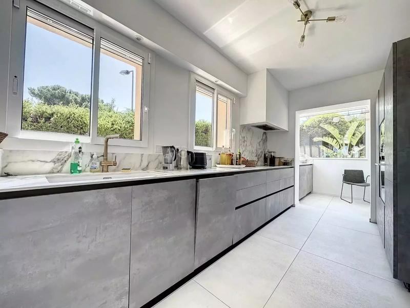 Maison - 400 m² - 10 pièces