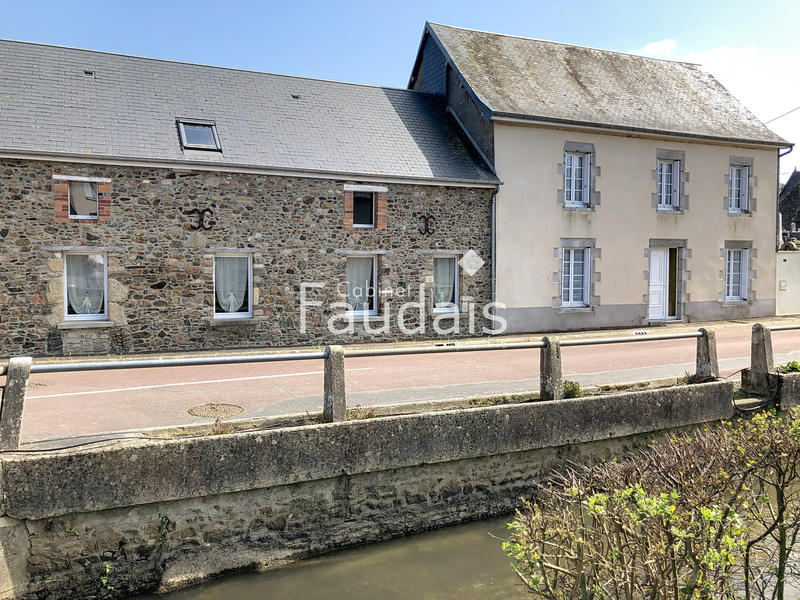 Maison - 240 m² - 9 pièces