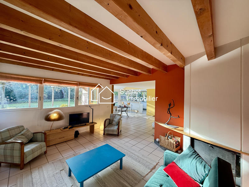 Maison - 200 m² - 9 pièces