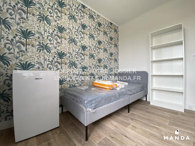 Chambre - 11 m² - 5 pièces