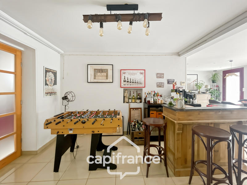 Maison - 180 m² - 6 pièces