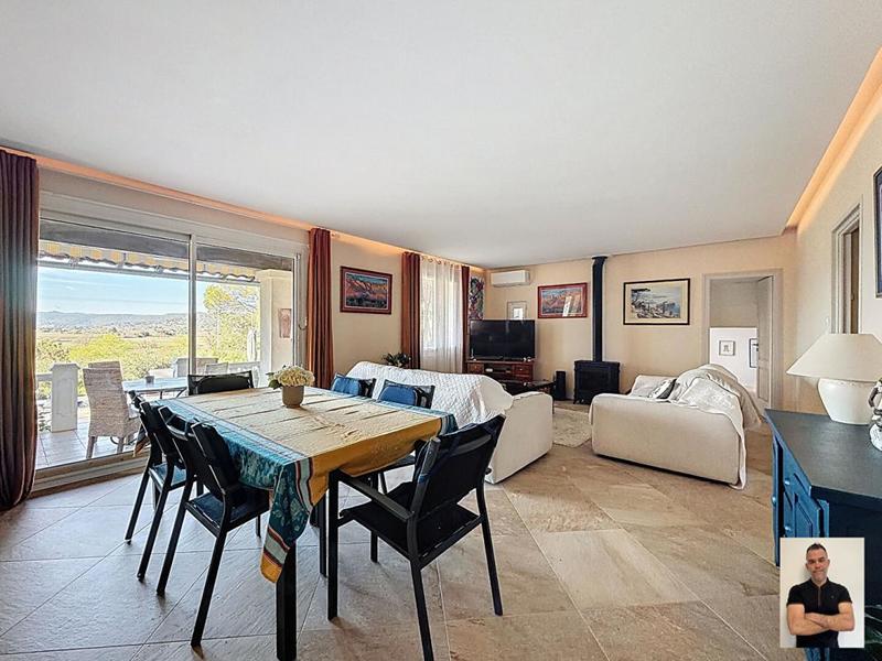 Maison - 205 m² - 5 pièces