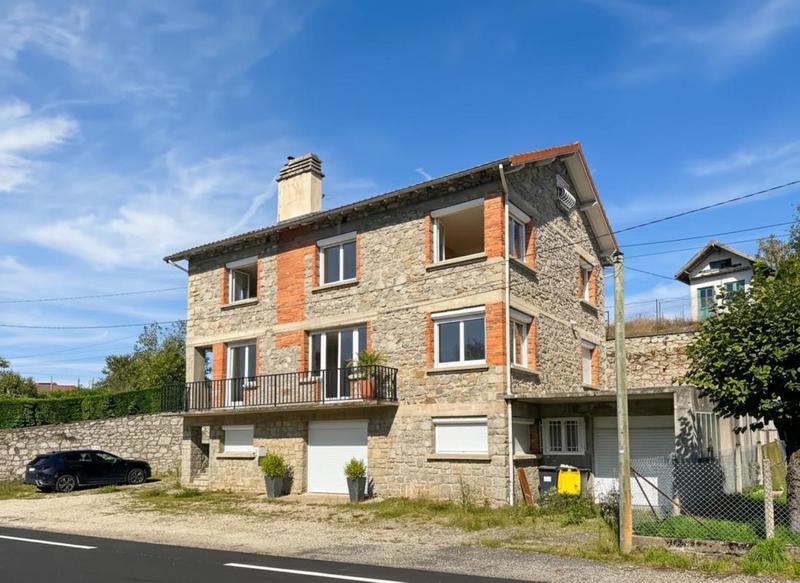 Maison - 182 m² - 8 pièces