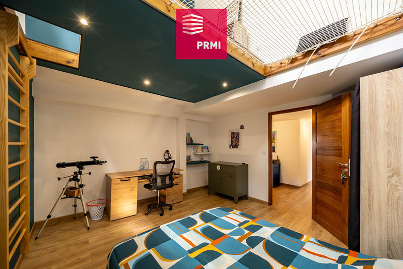 Maison - 230 m² - 7 pièces