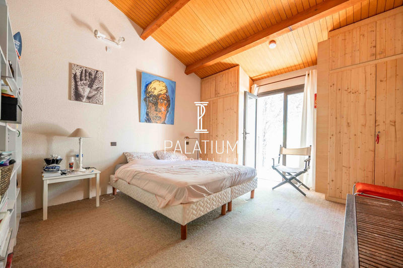 Villa - 252 m² - 6 pièces