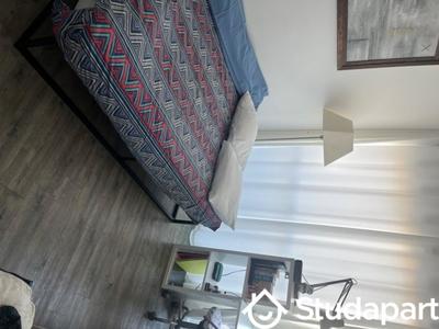 Chambre - 80 m² - 1 pièce