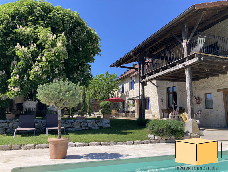 Maison ancienne - 362 m² - 9 pièces