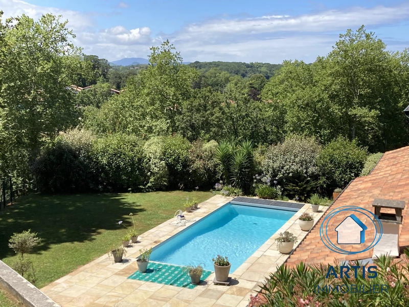 Maison - 194 m² - 6 pièces