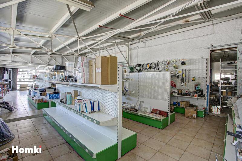 Local commercial - 470 m² - 6 pièces