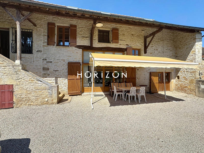 Maison ancienne - 167 m² - 8 pièces