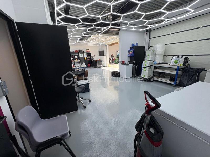 Local d'activité / Entrepôt - 93 m² - 2 pièces