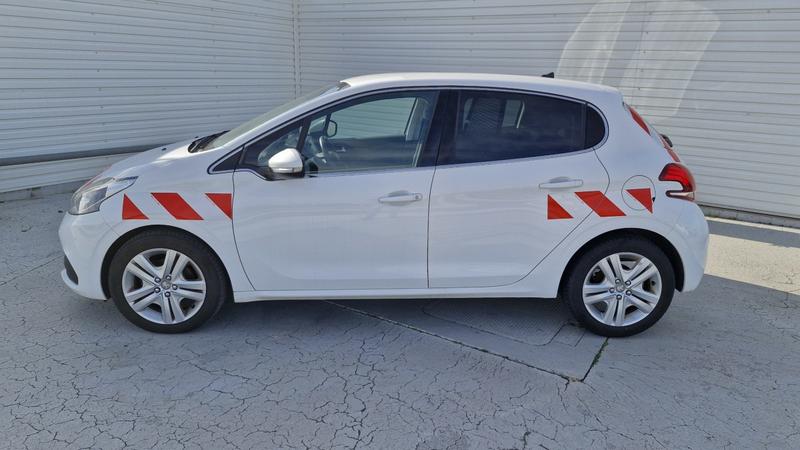 Peugeot 208 affaire Puretech 110ch Eat6 Allure Business
