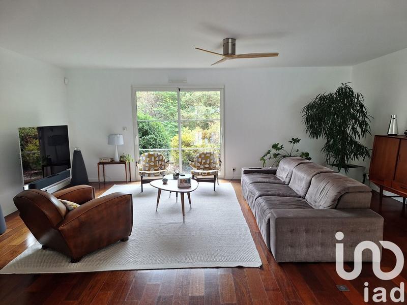 Maison - 250 m² - 8 pièces