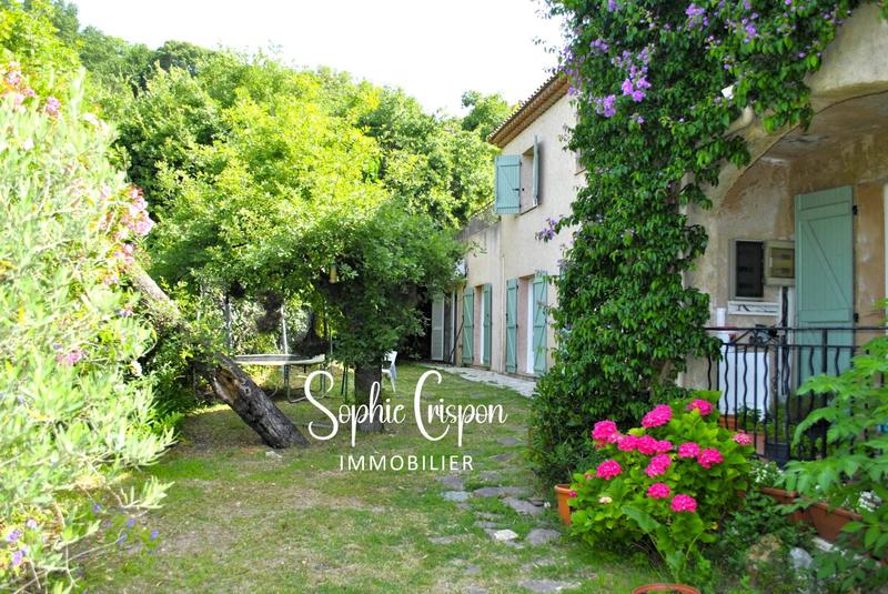 Villa - 245 m² - 8 pièces