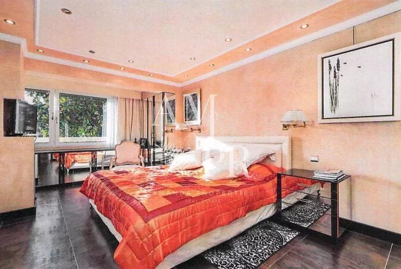 Appartement - 220 m² - 4 pièces