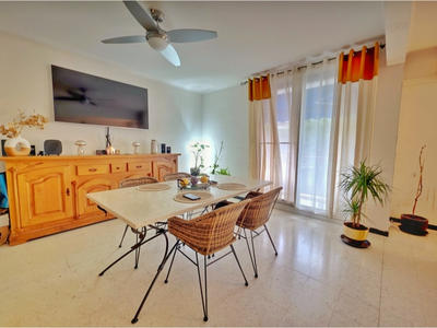 Appartement - 93 m² - 5 pièces