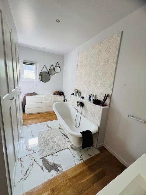 Maison - 160 m² - 5 pièces