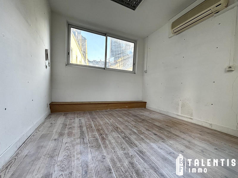 Appartement - 102 m² - 6 pièces