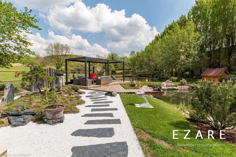 Maison - 379 m² - 13 pièces