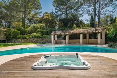 Villa - 540 m² - 10 pièces