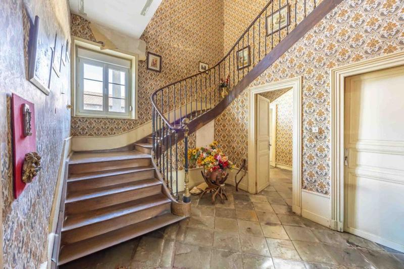 Maison - 545 m² - 12 pièces