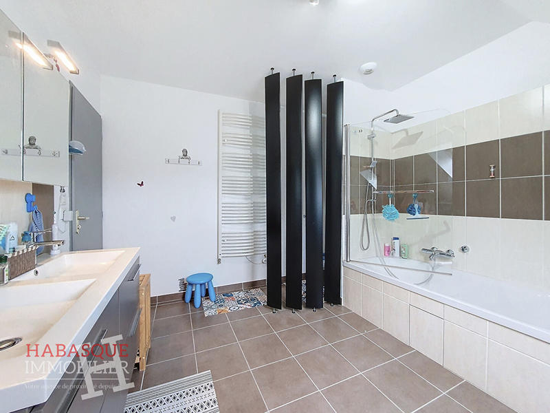 Maison - 105 m² - 5 pièces