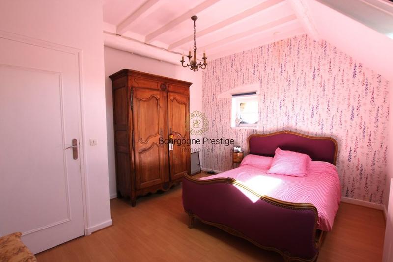 Propriété - 190 m² - 6 pièces