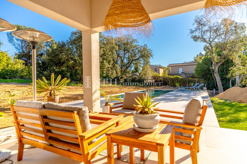 Villa - 265 m² - 6 pièces