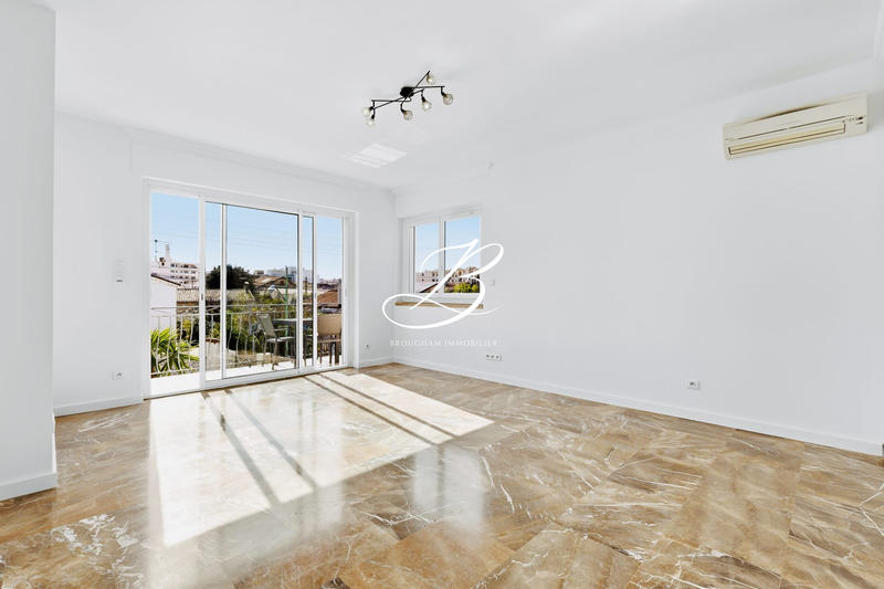 Appartement - 100 m² - 5 pièces